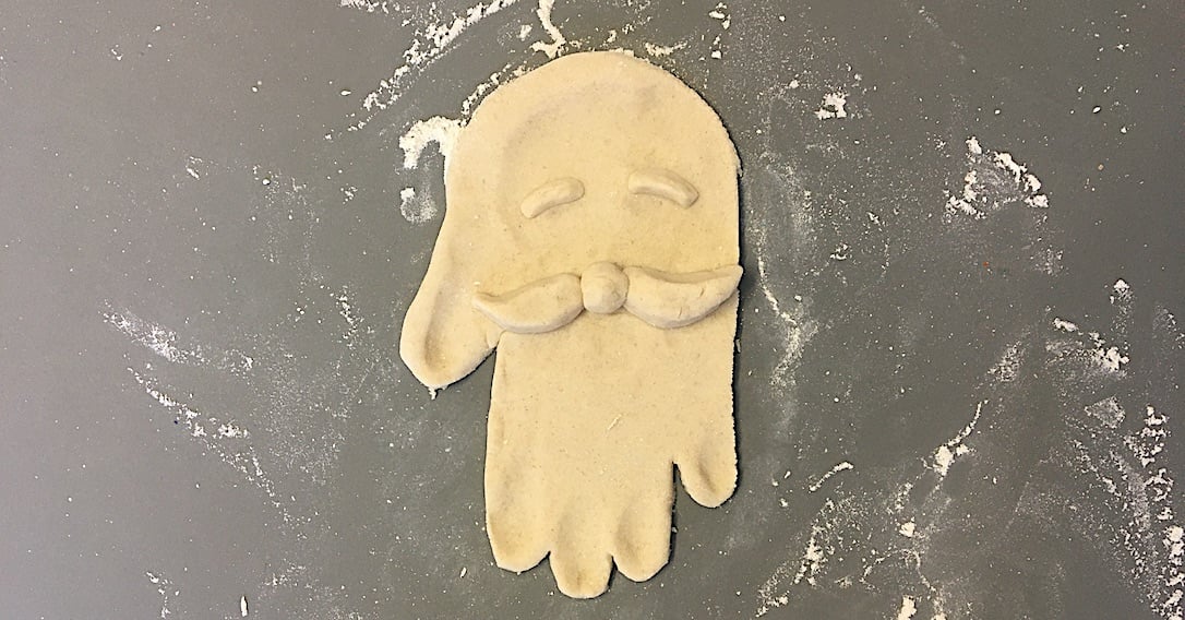 make santa’s face with salt dough blobs